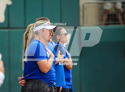 Thumbnail 3 in Weslaco vs. Midway (UIL 6A Softball Final) photogallery.