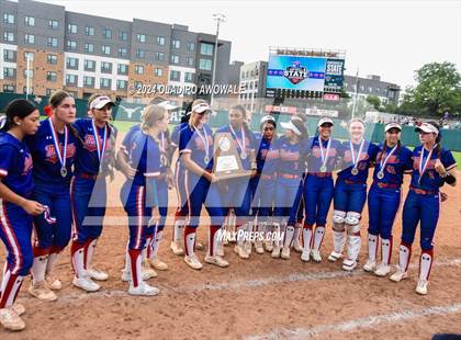 Thumbnail 3 in Weslaco vs. Midway (UIL 6A Softball Final) photogallery.