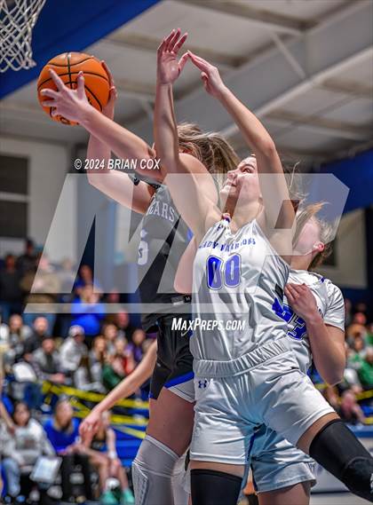 Thumbnail 3 in Cotter vs Ozark Mountain (2A-1 District Final) photogallery.