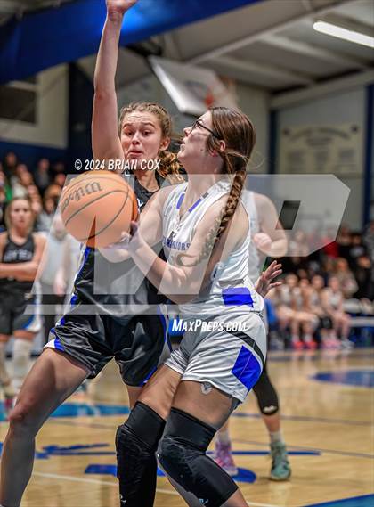 Thumbnail 3 in Cotter vs Ozark Mountain (2A-1 District Final) photogallery.