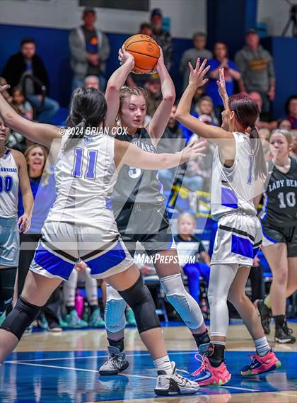 Thumbnail 2 in Cotter vs Ozark Mountain (2A-1 District Final) photogallery.