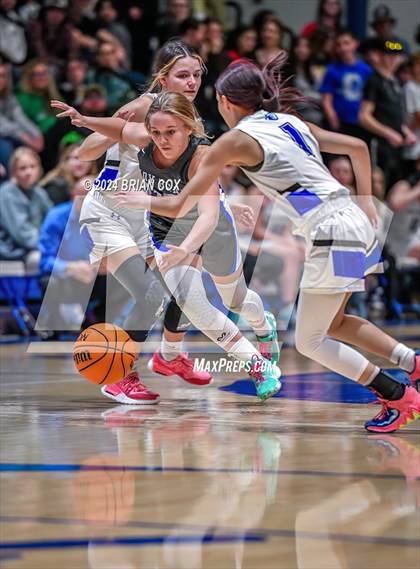 Thumbnail 1 in Cotter vs Ozark Mountain (2A-1 District Final) photogallery.