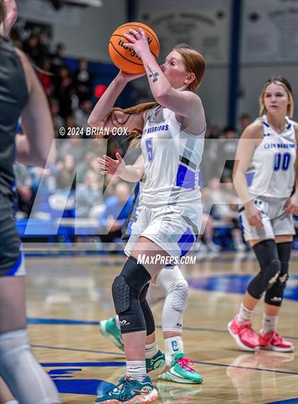 Thumbnail 2 in Cotter vs Ozark Mountain (2A-1 District Final) photogallery.
