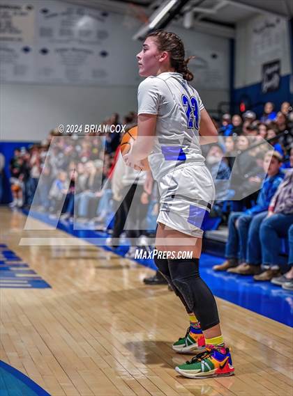 Thumbnail 3 in Cotter vs Ozark Mountain (2A-1 District Final) photogallery.