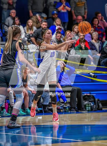 Thumbnail 3 in Cotter vs Ozark Mountain (2A-1 District Final) photogallery.