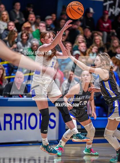 Thumbnail 3 in Cotter vs Ozark Mountain (2A-1 District Final) photogallery.