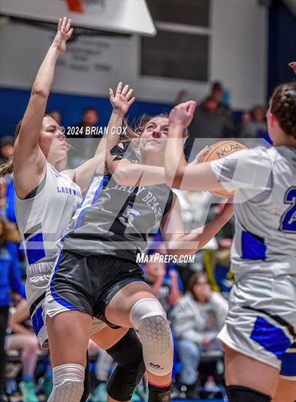 Thumbnail 3 in Cotter vs Ozark Mountain (2A-1 District Final) photogallery.
