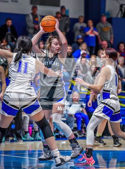Thumbnail 3 in Cotter vs Ozark Mountain (2A-1 District Final) photogallery.