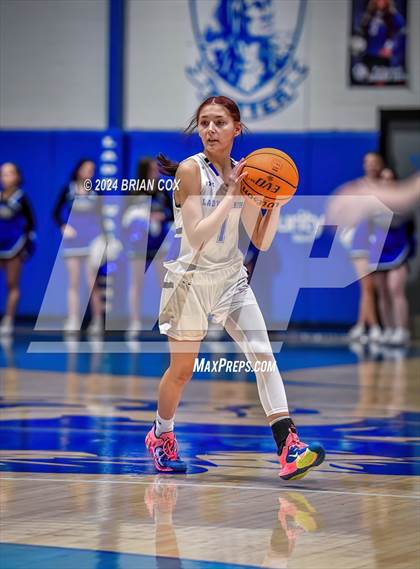 Thumbnail 2 in Cotter vs Ozark Mountain (2A-1 District Final) photogallery.