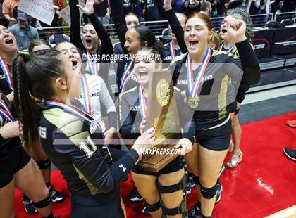 Thumbnail 3 in Gunter vs. Bushland (UIL 3A Volleyball Final Medal Ceremony) photogallery.