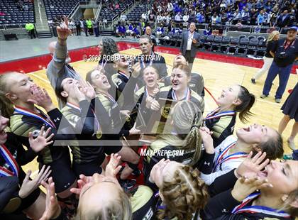 Thumbnail 1 in Gunter vs. Bushland (UIL 3A Volleyball Final Medal Ceremony) photogallery.