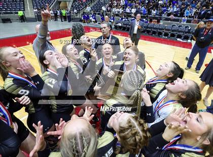 Thumbnail 2 in Gunter vs. Bushland (UIL 3A Volleyball Final Medal Ceremony) photogallery.