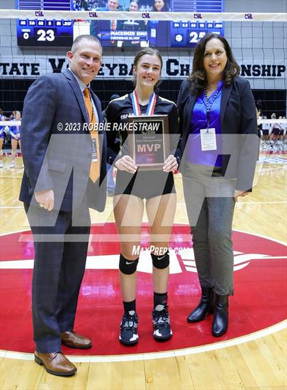 Thumbnail 1 in Gunter vs. Bushland (UIL 3A Volleyball Final Medal Ceremony) photogallery.