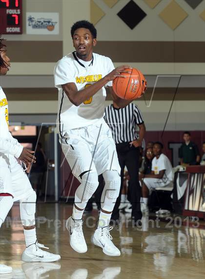 Thumbnail 1 in Wenonah vs. Tampa Catholic (MaxPreps Holiday Classic) photogallery.