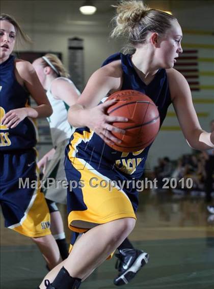 Thumbnail 2 in Knoxville Catholic vs Seymour (Pilot Food-Mart Classic) photogallery.