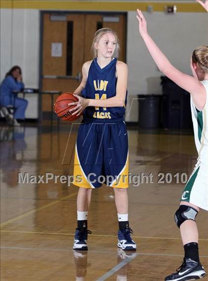 Thumbnail 1 in Knoxville Catholic vs Seymour (Pilot Food-Mart Classic) photogallery.