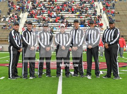 Thumbnail 1 in Van vs. Gilmer (UIL 4A Region Semifinal Playoff) photogallery.