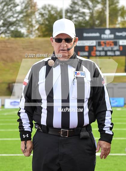 Thumbnail 3 in Van vs. Gilmer (UIL 4A Region Semifinal Playoff) photogallery.