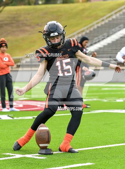 Thumbnail 3 in Van vs. Gilmer (UIL 4A Region Semifinal Playoff) photogallery.