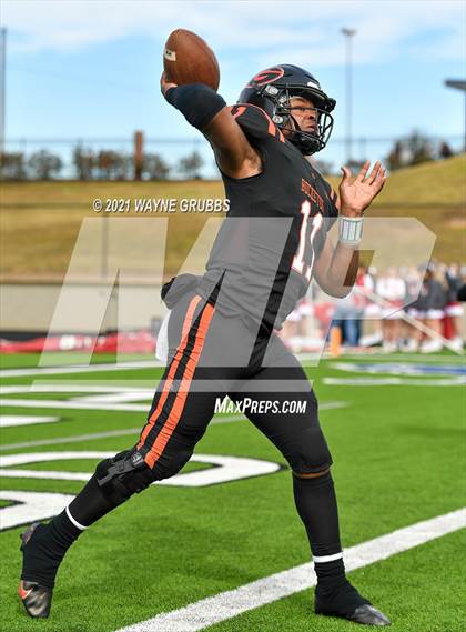 Thumbnail 1 in Van vs. Gilmer (UIL 4A Region Semifinal Playoff) photogallery.