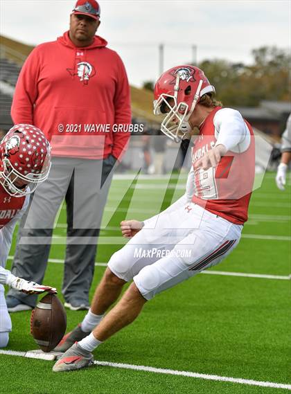 Thumbnail 3 in Van vs. Gilmer (UIL 4A Region Semifinal Playoff) photogallery.