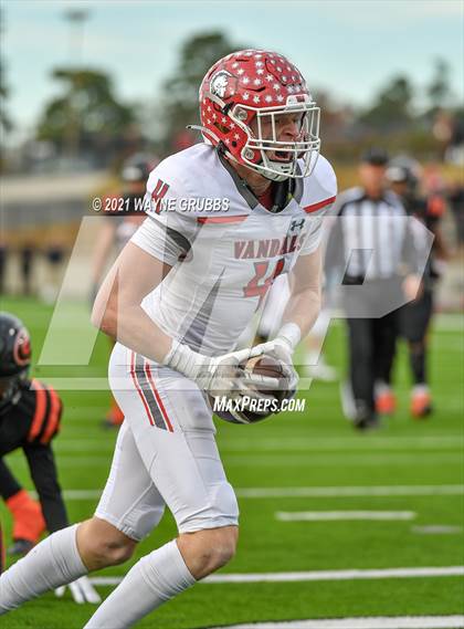 Thumbnail 1 in Van vs. Gilmer (UIL 4A Region Semifinal Playoff) photogallery.
