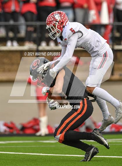 Thumbnail 1 in Van vs. Gilmer (UIL 4A Region Semifinal Playoff) photogallery.