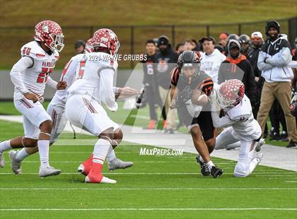 Thumbnail 2 in Van vs. Gilmer (UIL 4A Region Semifinal Playoff) photogallery.