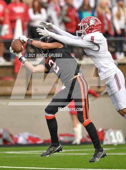 Thumbnail 2 in Van vs. Gilmer (UIL 4A Region Semifinal Playoff) photogallery.