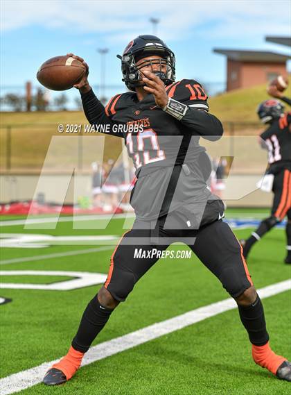 Thumbnail 2 in Van vs. Gilmer (UIL 4A Region Semifinal Playoff) photogallery.