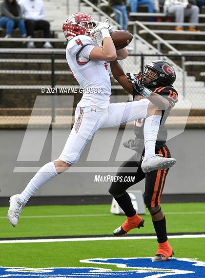 Thumbnail 1 in Van vs. Gilmer (UIL 4A Region Semifinal Playoff) photogallery.