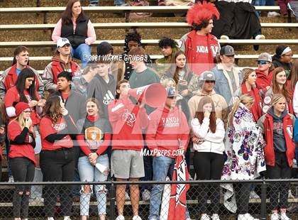 Thumbnail 1 in Van vs. Gilmer (UIL 4A Region Semifinal Playoff) photogallery.