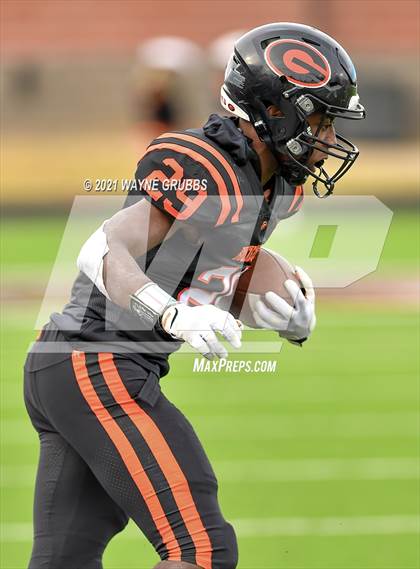 Thumbnail 1 in Van vs. Gilmer (UIL 4A Region Semifinal Playoff) photogallery.
