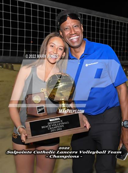 Thumbnail 2 in Salpointe Catholic vs. Flagstaff  (Division II Final - Awards) photogallery.
