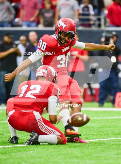Thumbnail 1 in Katy vs North Shore (UIL 6A DI Regional Quarterfinal) photogallery.