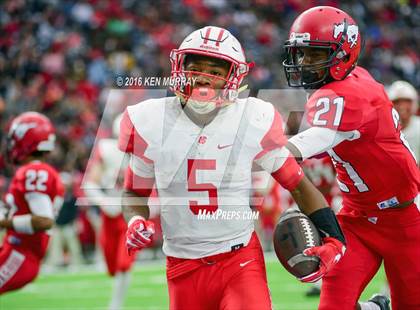 Thumbnail 2 in Katy vs North Shore (UIL 6A DI Regional Quarterfinal) photogallery.