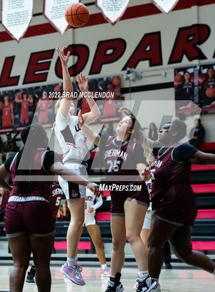 Thumbnail 2 in Sherman vs Lovejoy photogallery.