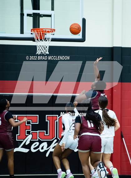 Thumbnail 2 in Sherman vs Lovejoy photogallery.