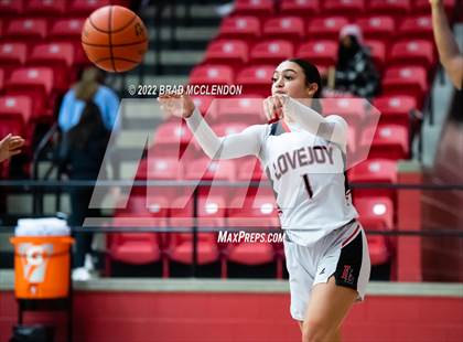 Thumbnail 2 in Sherman vs Lovejoy photogallery.