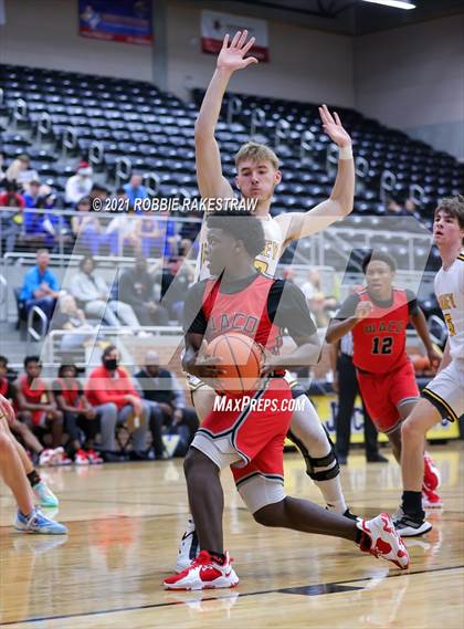 Thumbnail 2 in Forney vs Waco (Forney ISD Winter Classic) photogallery.