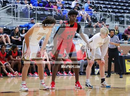 Thumbnail 3 in Forney vs Waco (Forney ISD Winter Classic) photogallery.