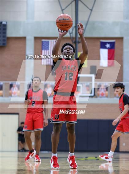 Thumbnail 2 in Forney vs Waco (Forney ISD Winter Classic) photogallery.