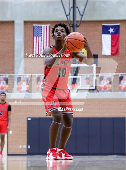 Thumbnail 1 in Forney vs Waco (Forney ISD Winter Classic) photogallery.