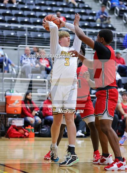 Thumbnail 2 in Forney vs Waco (Forney ISD Winter Classic) photogallery.