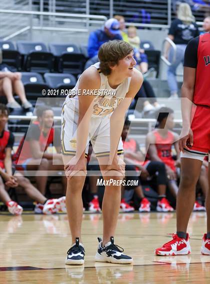 Thumbnail 2 in Forney vs Waco (Forney ISD Winter Classic) photogallery.