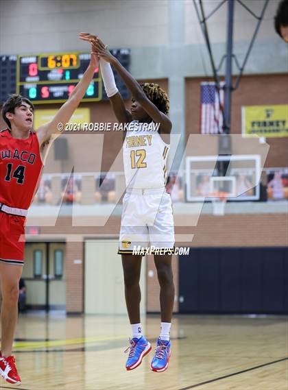 Thumbnail 2 in Forney vs Waco (Forney ISD Winter Classic) photogallery.