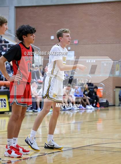 Thumbnail 1 in Forney vs Waco (Forney ISD Winter Classic) photogallery.