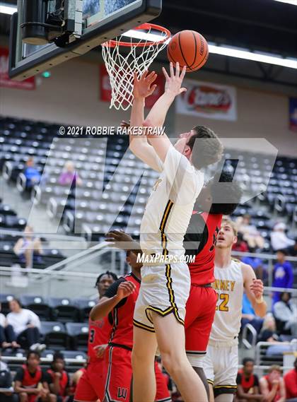 Thumbnail 1 in Forney vs Waco (Forney ISD Winter Classic) photogallery.