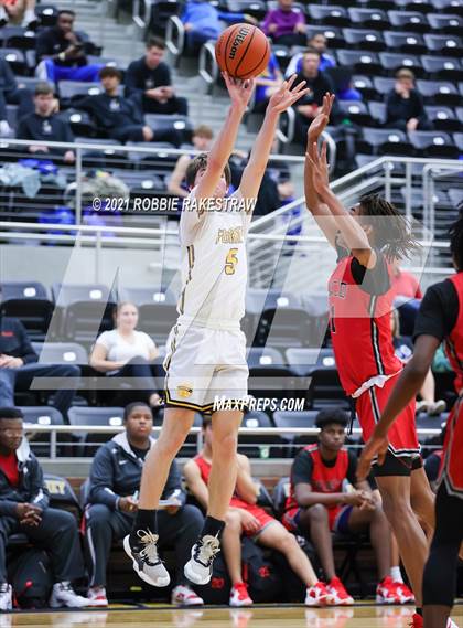 Thumbnail 1 in Forney vs Waco (Forney ISD Winter Classic) photogallery.