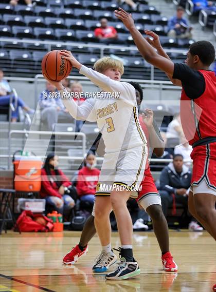 Thumbnail 1 in Forney vs Waco (Forney ISD Winter Classic) photogallery.